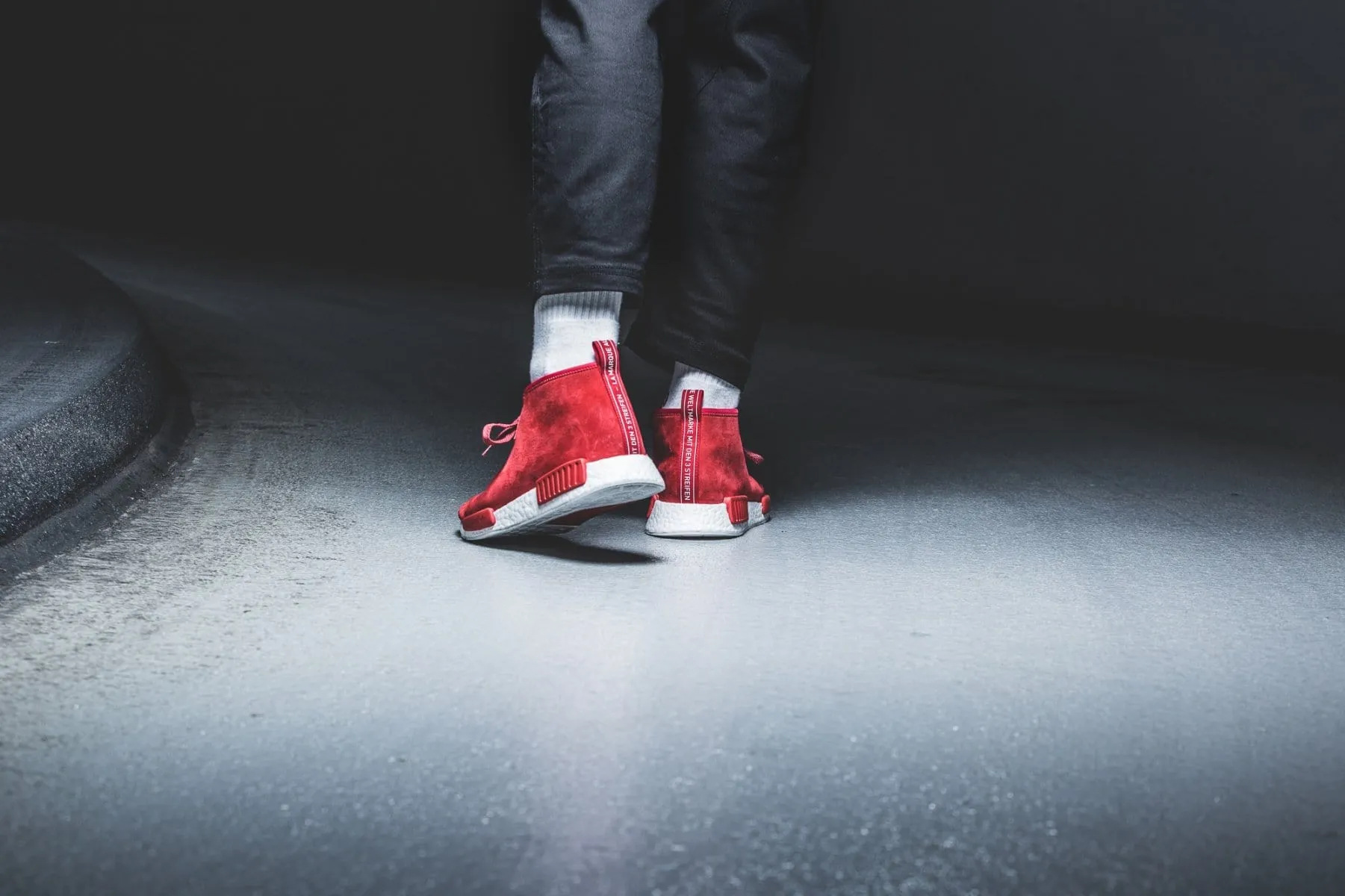 ADIDAS ORIGINALS NMD C1 CHUKKA BOOST (RED - WHITE)