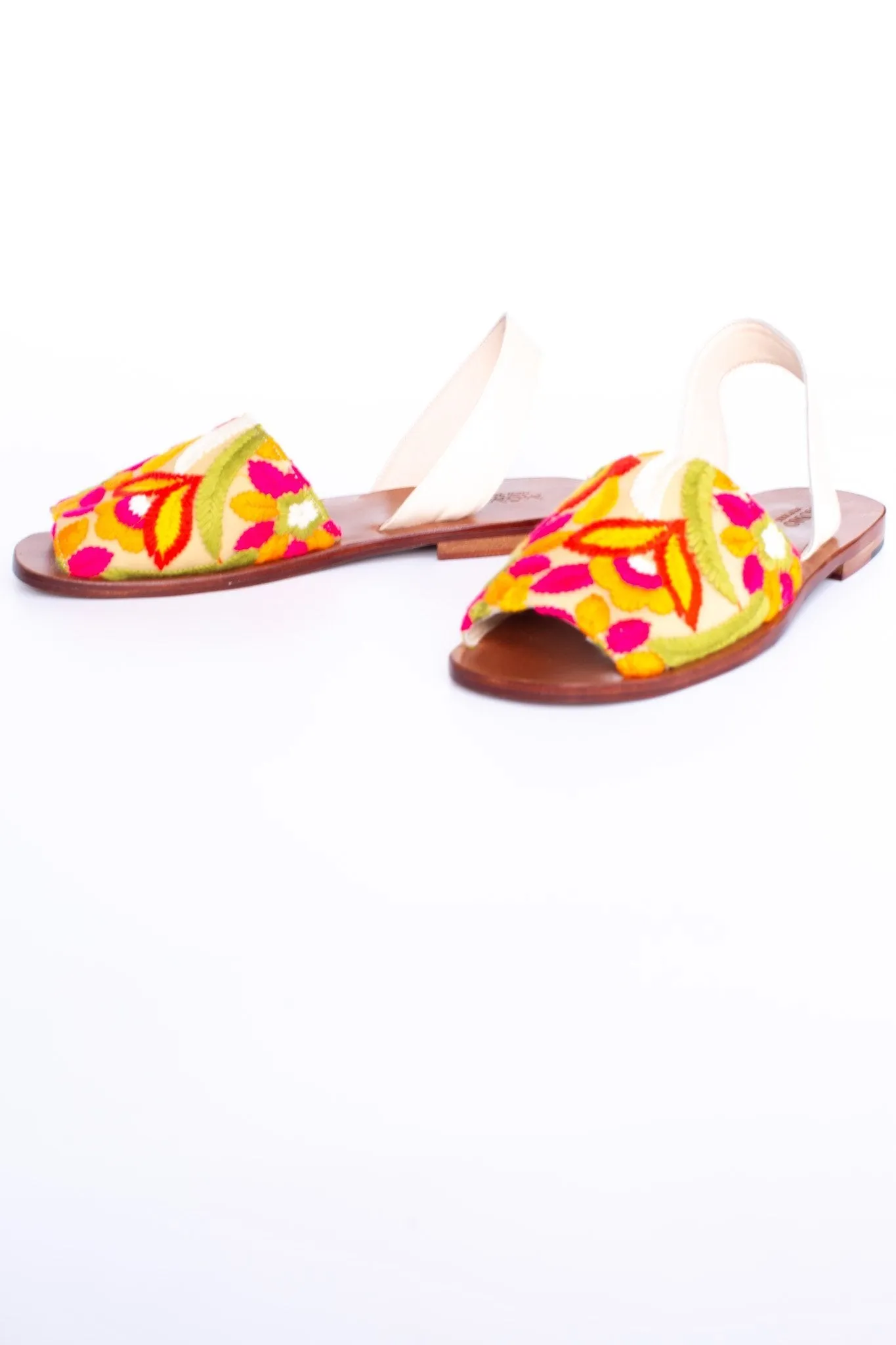 FLOWER EMBROIDERED SANDALS DESSA